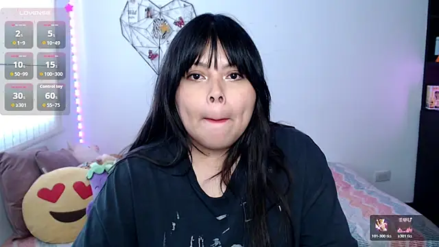 EllieMoonX online show from June 2026 10:19:02 PM