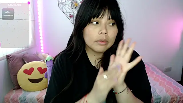 EllieMoonX online show from July 2026 10:53:02 PM