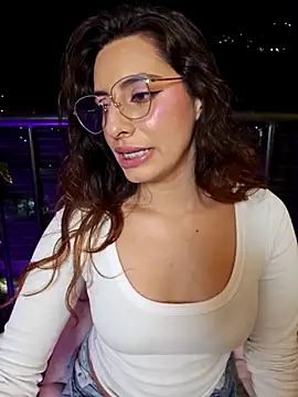 Snapshot of Meganthomson chatting on February 2026 02:56:02 AM Meganthomson online show from February 2026 02:56:02 AM