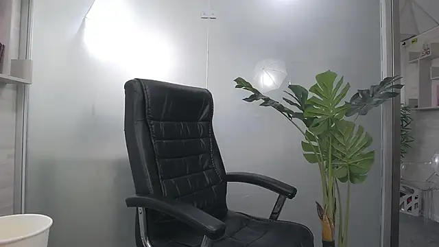 YaraXCox online show from May 2026 03:36:01 AM