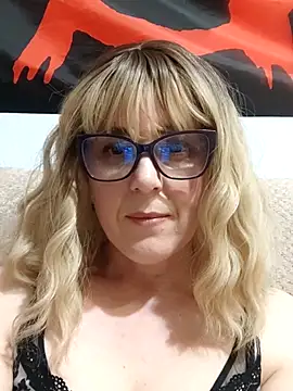 Amelialove42 online show from April 2026 06:43:01 PM