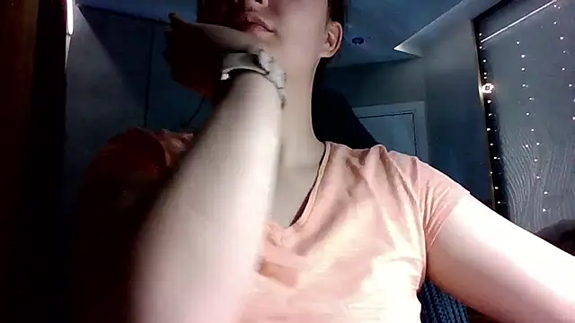 Snapshot of MoodieMira chatting on November 2025 07:26:01 PM MoodieMira online show from November 2025 07:26:01 PM