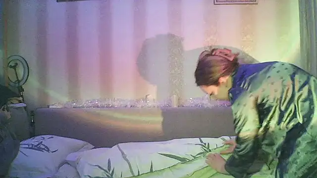 Snapshot of MoodieMira chatting on February 2026 04:57:02 PM MoodieMira online show from February 2026 04:57:02 PM