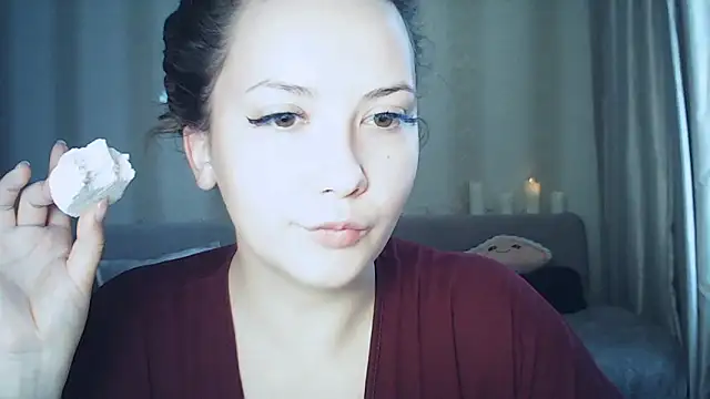 Snapshot of MoodieMira chatting on February 2026 01:31:02 PM MoodieMira online show from February 2026 01:31:02 PM