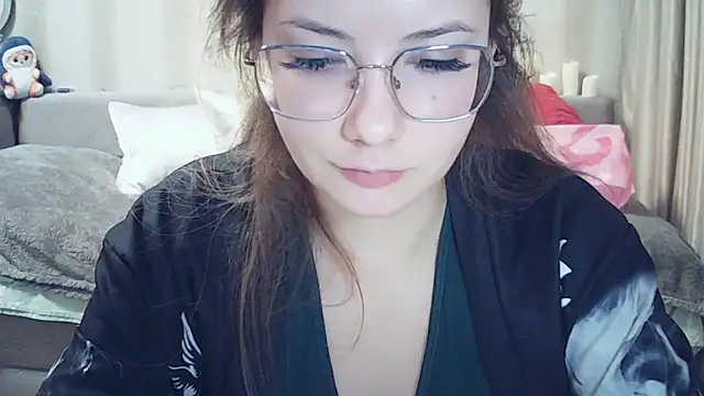 Snapshot of MoodieMira chatting on March 2026 03:40:01 PM MoodieMira online show from March 2026 03:40:01 PM