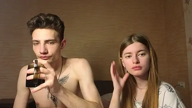 EmiliaCouple online show from June 2026 11:19:01 AM