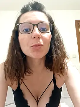 Snapshot of labellerose chatting on October 2025 05:46:01 PM labellerose online show from October 2025 05:46:01 PM