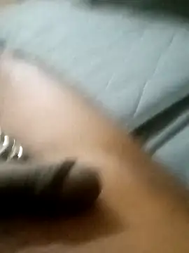 Snapshot of leeya14 chatting on November 2025 05:05:02 PM leeya14 online show from November 2025 05:05:02 PM