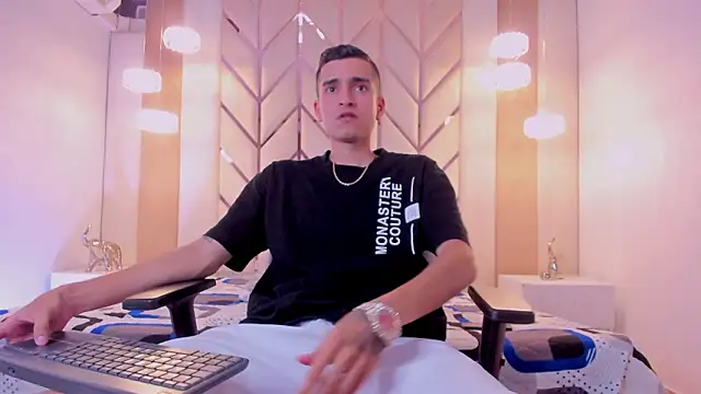 Ethan Boy  online show from February 2026 08:09:02 PM