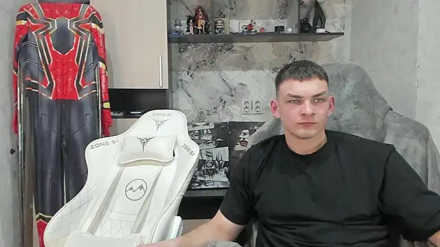 Snapshot of MIKE_GOD19 chatting on February 2026 05:40:02 PM MIKE GOD19 online show from February 2026 05:40:02 PM