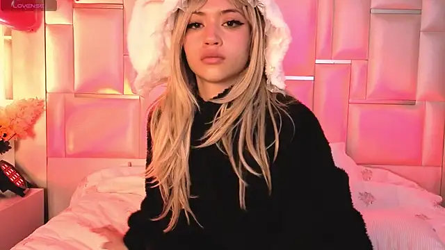 Snapshot of NameaRohouse chatting on February 2026 05:48:02 AM NameaRohouse online show from February 2026 05:48:02 AM