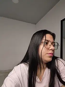 Snapshot of harper_ks chatting on May 2026 02:08:01 AM harper ks online show from May 2026 02:08:01 AM