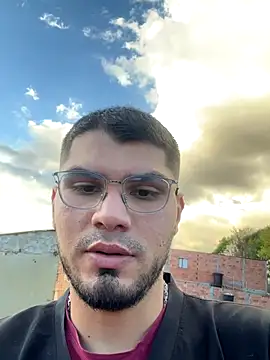 Snapshot of mirallesandbig chatting on October 2025 10:06:02 PM mirallesandbig online show from October 2025 10:06:02 PM