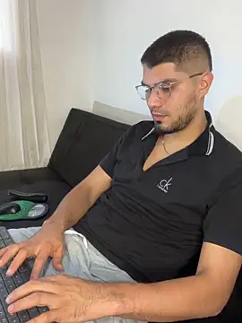 Snapshot of mirallesandbig chatting on October 2025 09:41:01 PM mirallesandbig online show from October 2025 09:41:01 PM