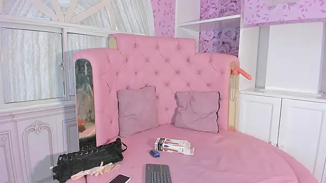 DirtyMike69  online show from October 2025 07:32:01 PM