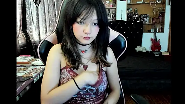 Maki Zein  online show from February 2026 09:44:02 PM