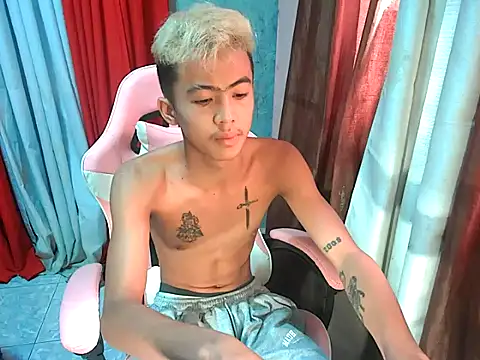 Snapshot of boy_raphael chatting on February 2026 12:20:02 AM boy raphael online show from February 2026 12:20:02 AM