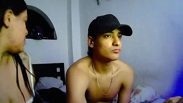 Snapshot of AnyRUSSO chatting on October 2025 02:19:02 AM AnyRUSSO online show from October 2025 02:19:02 AM