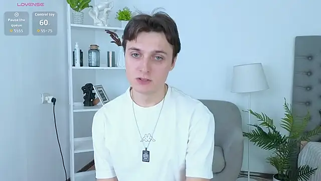 GGimperator  online show from October 2025 09:43:02 AM