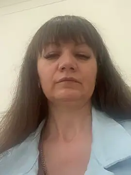 Butterfly8385 online show from May 2026 12:00:02 PM
