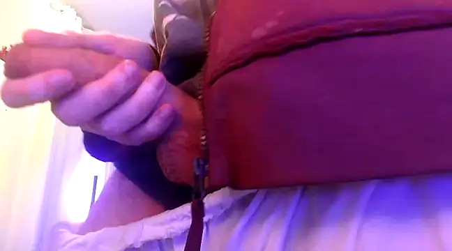 Snapshot of tykun chatting on March 2025 08:48:01 AM tykun online show from March 2025 08:48:01 AM