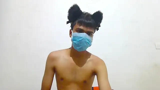 lil-twink19 online show from May 2026 04:47:01 PM
