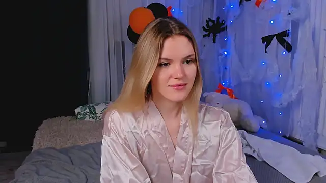 Snapshot of -KittyMoore chatting on November 2025 09:17:02 PM -KittyMoore online show from November 2025 09:17:02 PM