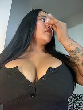 Snapshot of mis-violetha chatting on May 2026 01:22:02 AM mis-violetha online show from May 2026 01:22:02 AM