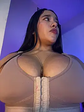 Snapshot of mis-violetha chatting on May 2026 12:29:02 AM mis-violetha online show from May 2026 12:29:02 AM