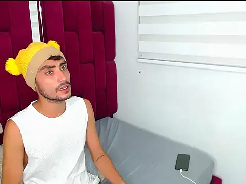 Owen valentin online show from November 2025 10:20:02 PM