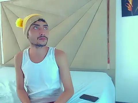 Owen valentin online show from November 2025 07:45:02 PM