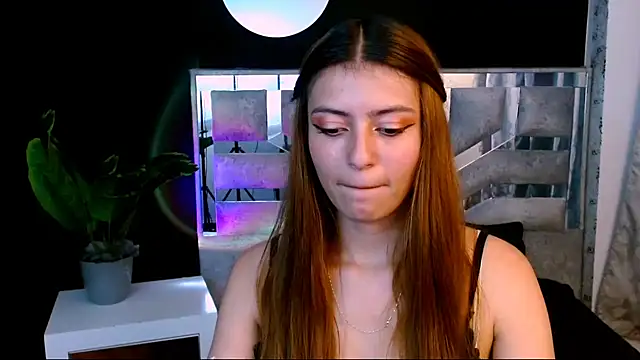 Snapshot of viky_evanss chatting on November 2025 07:24:02 PM viky evanss online show from November 2025 07:24:02 PM