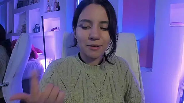 HollyPeach online show from March 2026 07:41:02 PM