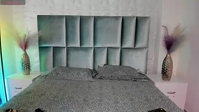 HollyPeach online show from July 2026 07:38:02 PM