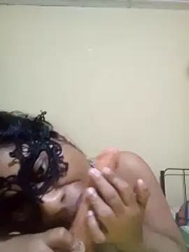 Snapshot of Expose_Queen chatting on November 2025 05:15:02 PM Expose Queen online show from November 2025 05:15:02 PM