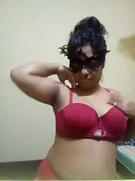 Snapshot of Expose_Queen chatting on December 2025 04:57:02 PM Expose Queen online show from December 2025 04:57:02 PM