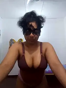 Expose Queen online show from June 2026 06:00:02 PM