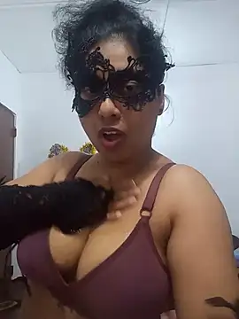 Snapshot of Expose_Queen chatting on July 2026 04:53:01 PM Expose Queen online show from July 2026 04:53:01 PM