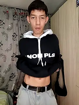 heyy noah11 online show from December 2025 01:35:02 AM