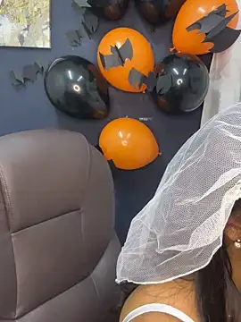 Snapshot of _Isabella_1 chatting on November 2025 02:35:02 AM Isabella 1 online show from November 2025 02:35:02 AM