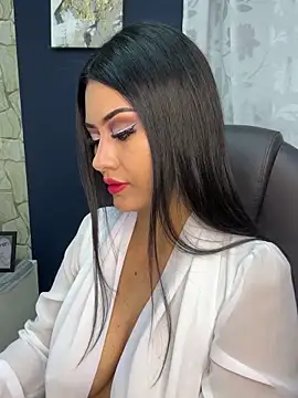 Snapshot of _Isabella_1 chatting on November 2025 02:32:01 AM Isabella 1 online show from November 2025 02:32:01 AM