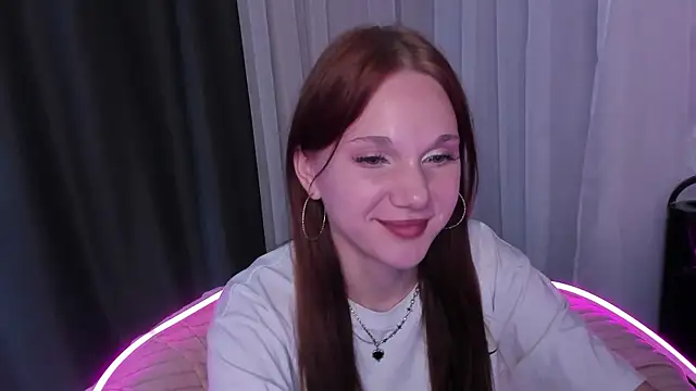 Snapshot of MargoViento chatting on October 2025 09:26:02 PM MargoViento online show from October 2025 09:26:02 PM