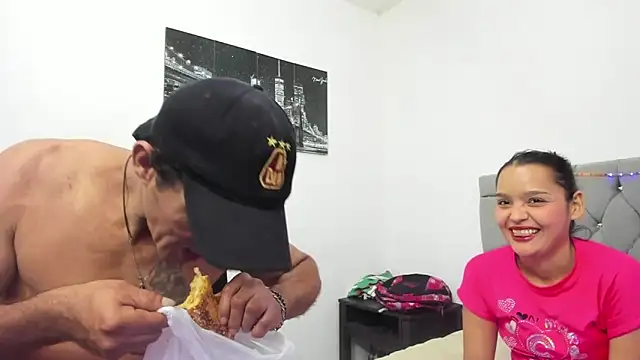 Sofi And Santy online show from February 2026 12:20:01 AM