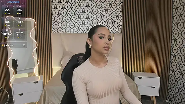 BEELLA TAY1 online show from October 2025 12:56:02 PM