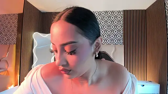 Snapshot of BEELLA_TAY1 chatting on April 2026 11:59:02 AM BEELLA TAY1 online show from April 2026 11:59:02 AM