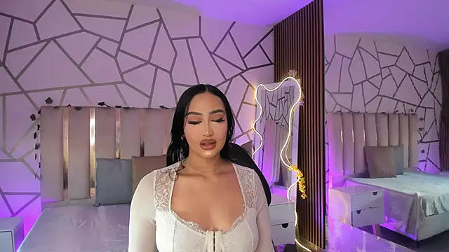 Snapshot of BEELLA_TAY1 chatting on May 2026 11:49:01 AM BEELLA TAY1 online show from May 2026 11:49:01 AM