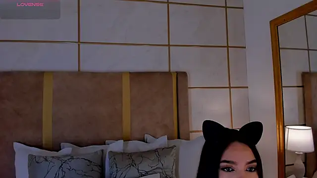 lyrabellini online show from February 2026 11:43:02 AM