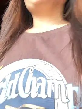 Snapshot of Maymay__ chatting on November 2025 06:55:01 AM Maymay online show from November 2025 06:55:01 AM