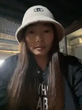 Snapshot of Maymay__ chatting on December 2025 01:32:01 AM Maymay online show from December 2025 01:32:01 AM