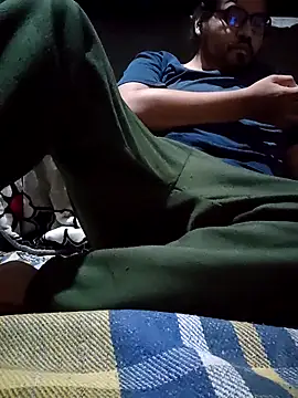 axel-spr online show from October 2025 04:37:02 AM